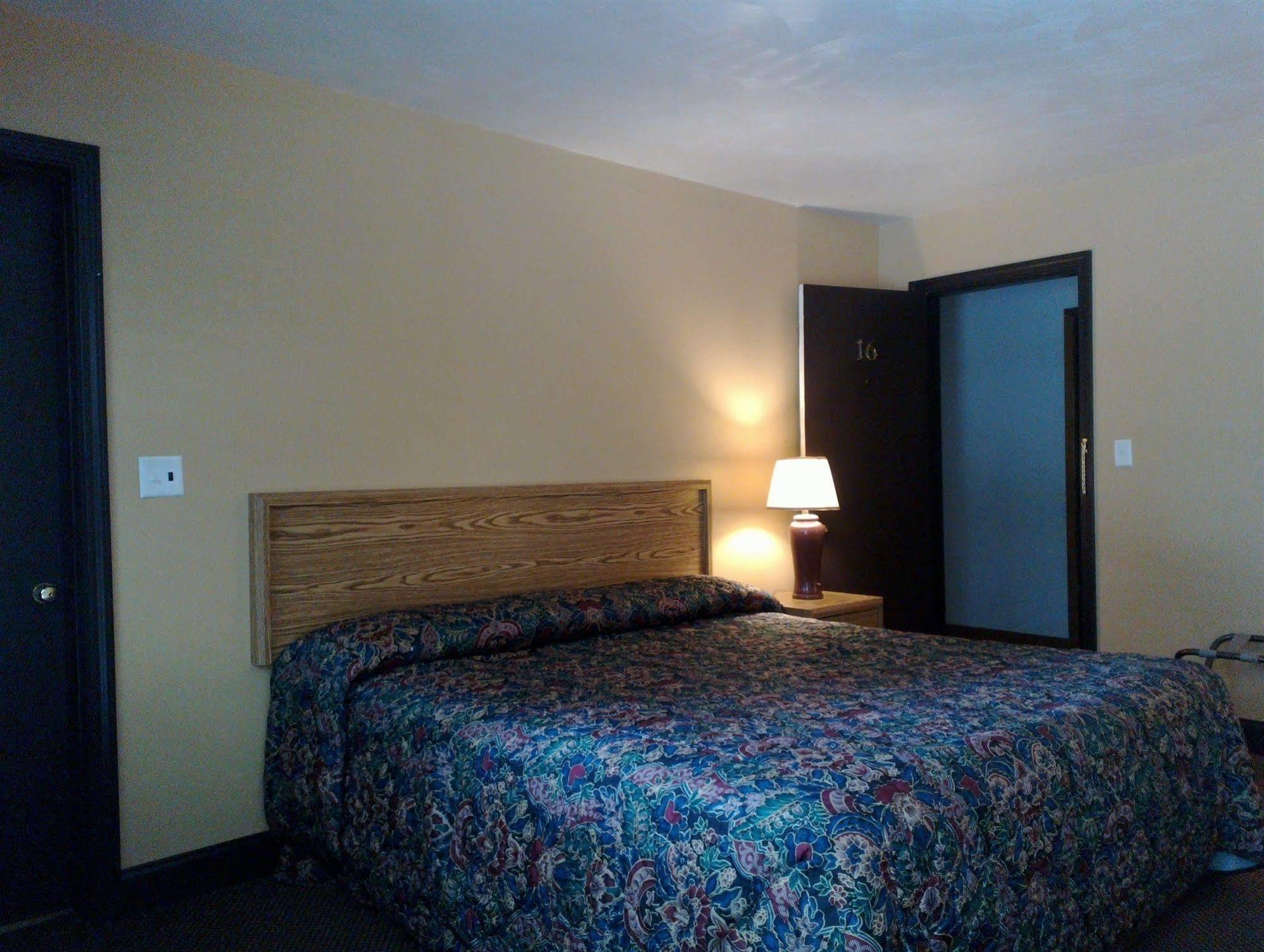 Colonial Inn Mercer-Grove City Kültér fotó