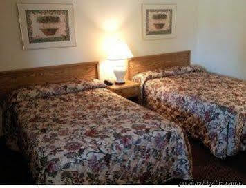 Colonial Inn Mercer-Grove City Kültér fotó