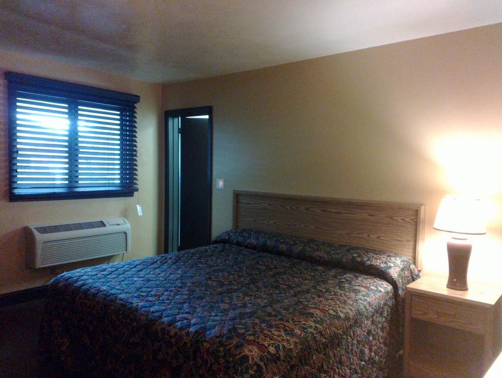 Colonial Inn Mercer-Grove City Kültér fotó